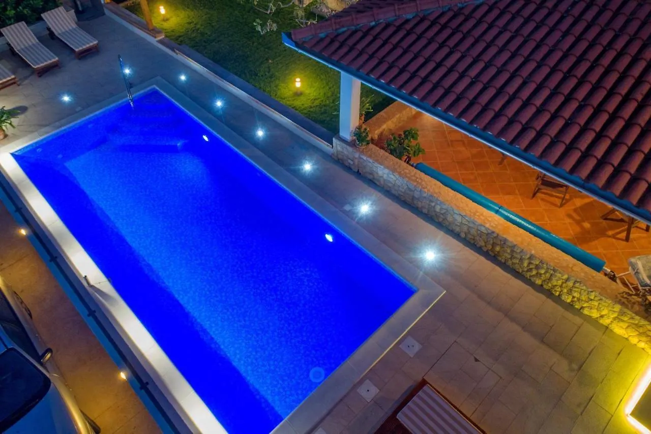 Apartments With A Swimming Pool Preko, Ugljan - 14163 Croatia