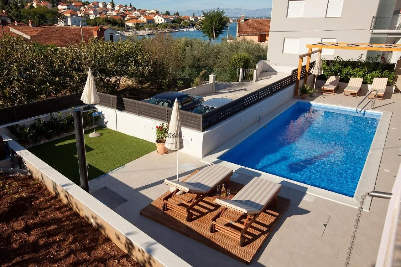 Apartments With A Swimming Pool Preko, Ugljan - 14163