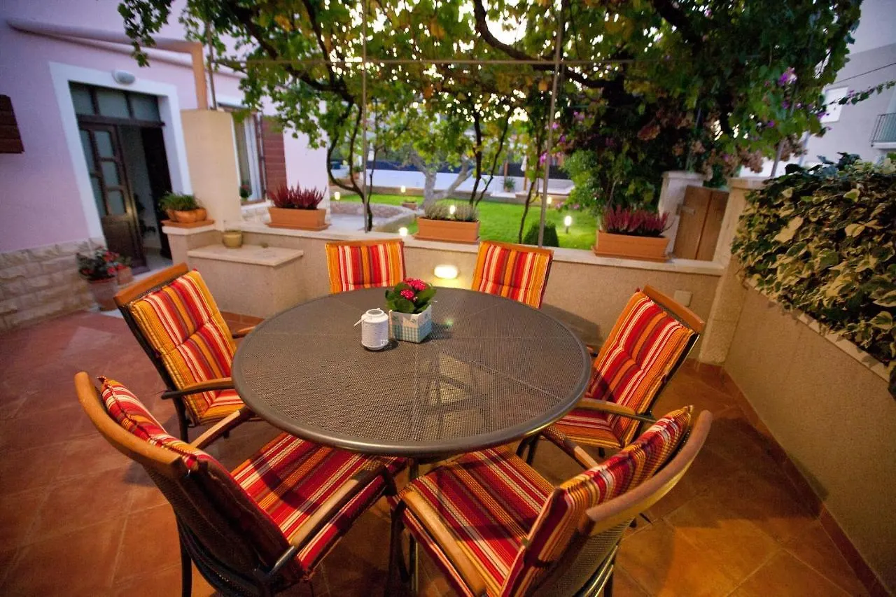 Apartments With A Swimming Pool Preko, Ugljan - 14163 Croatia
